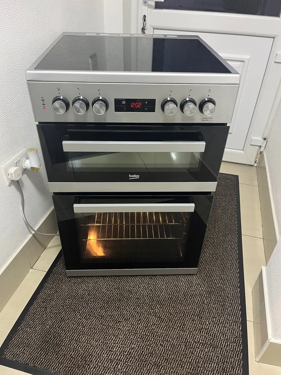 Beko 60cm wide double oven cooker - Image 3