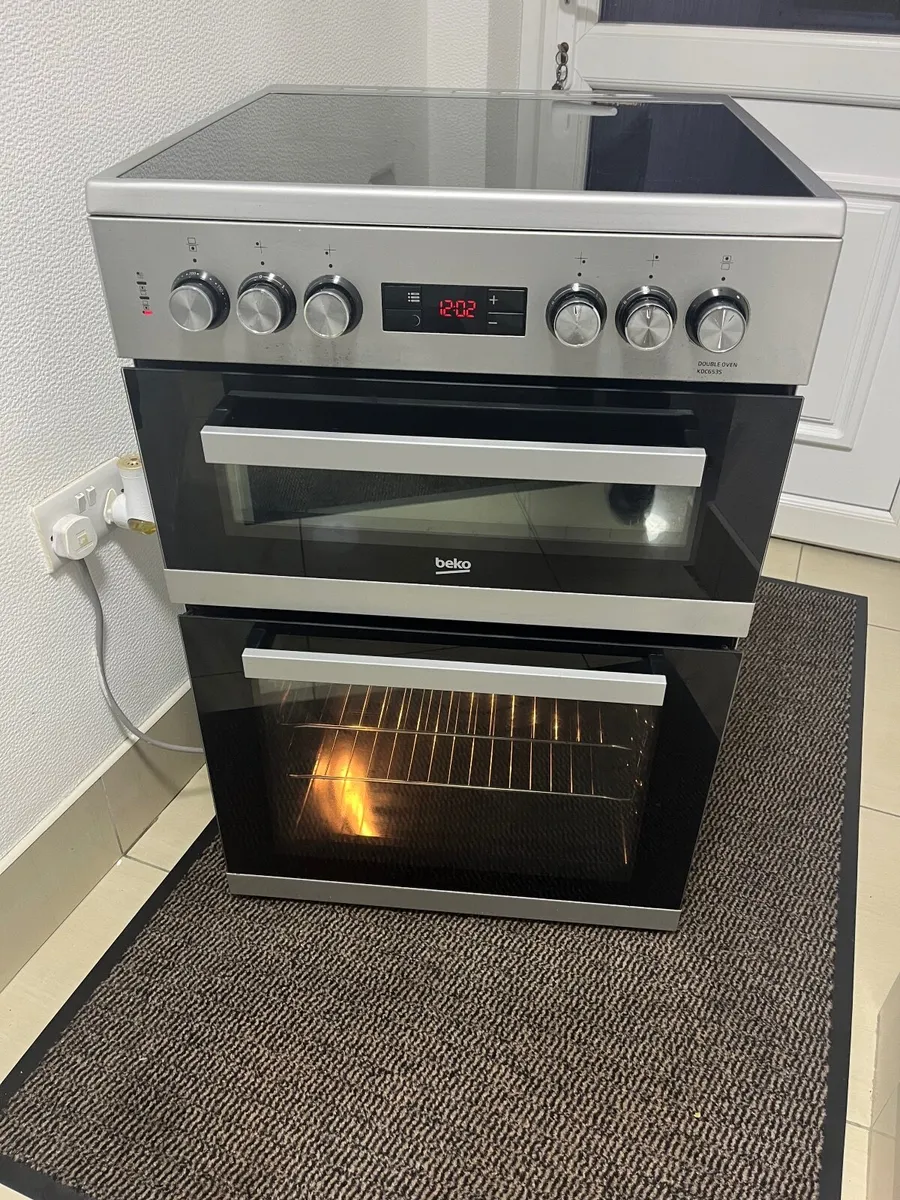 Beko 60cm wide double oven cooker - Image 1