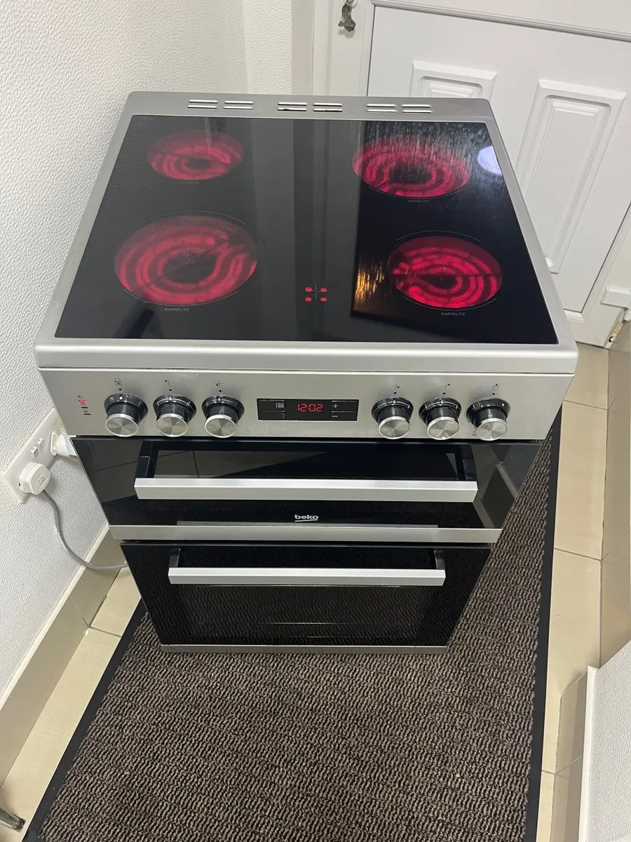 Beko 60cm wide double oven cooker - Image 2