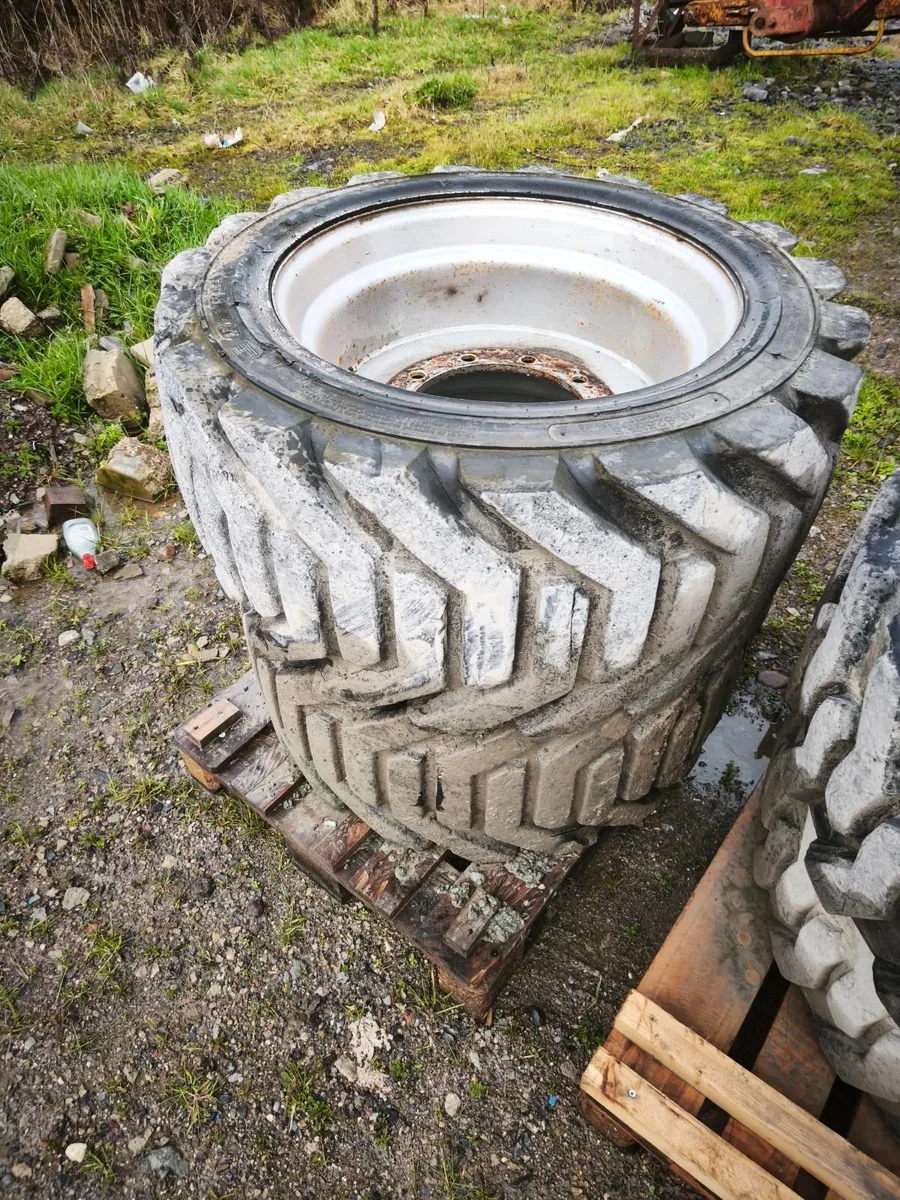 Foam filled  boom wheels - Image 1