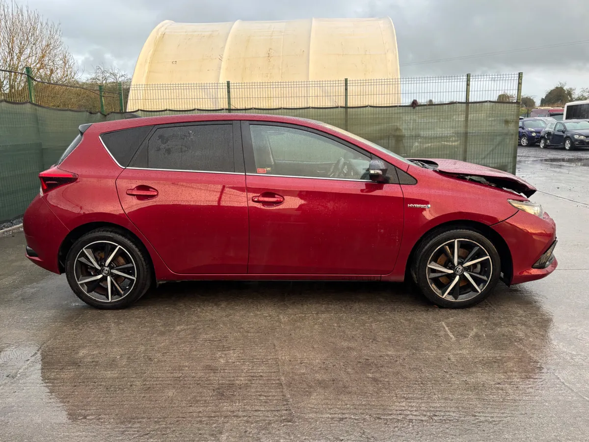 Cheap 2018  Toyota Auris Hybrid Automatic - Image 2