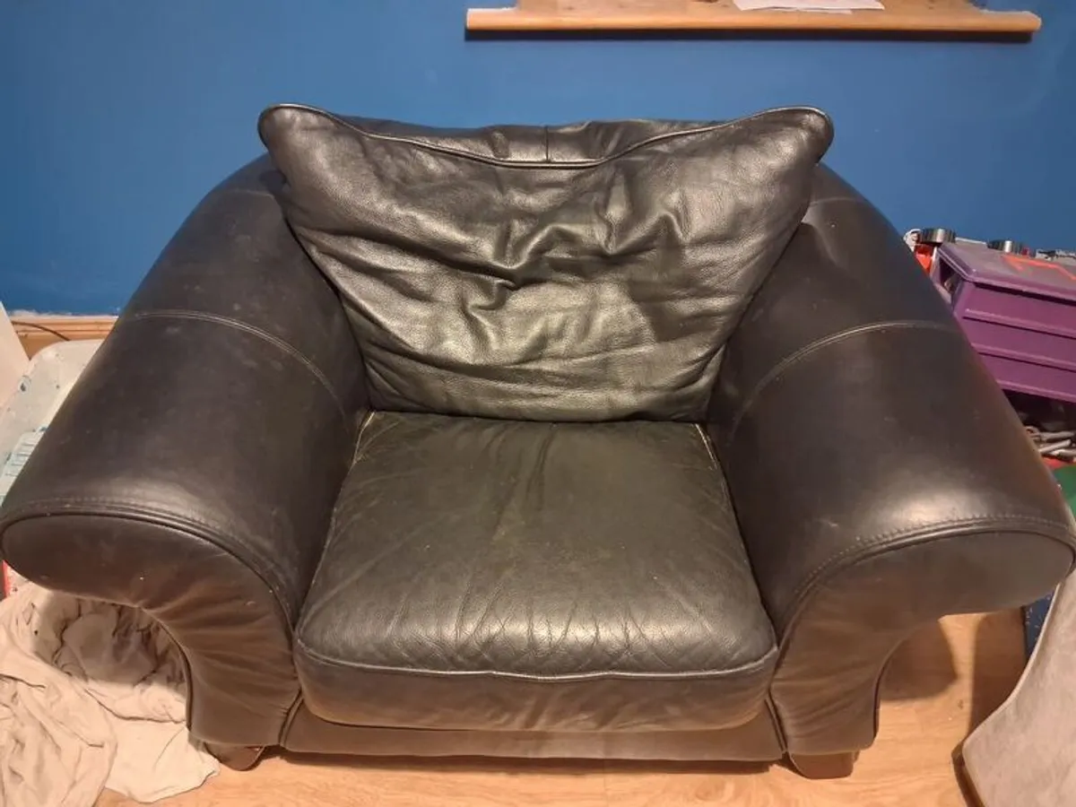leather armchair - Image 1