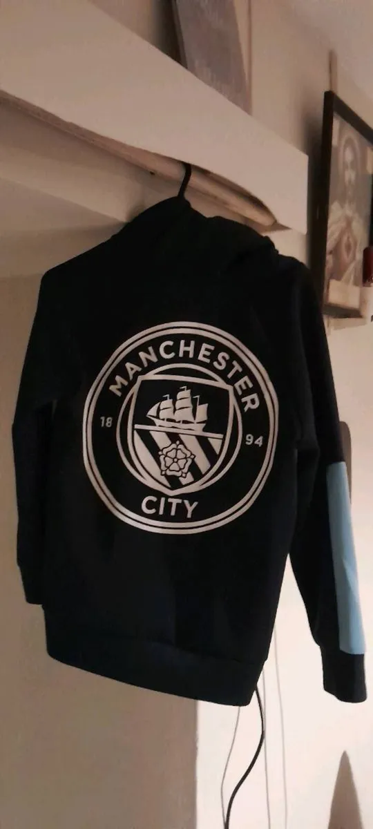 Manchester city child's hoodie - Image 4