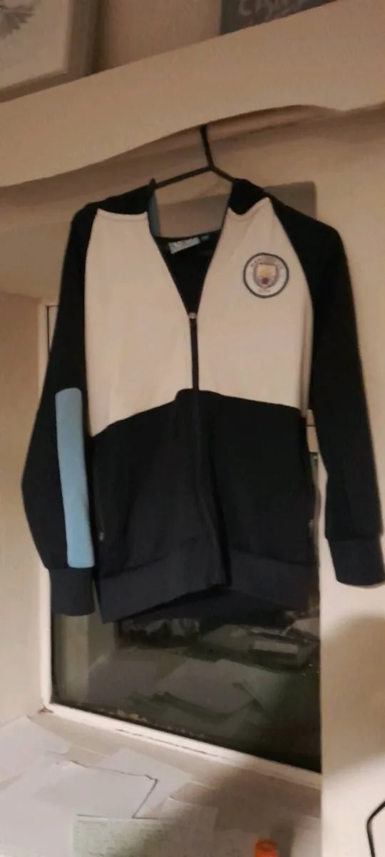Manchester city child's hoodie - Image 2