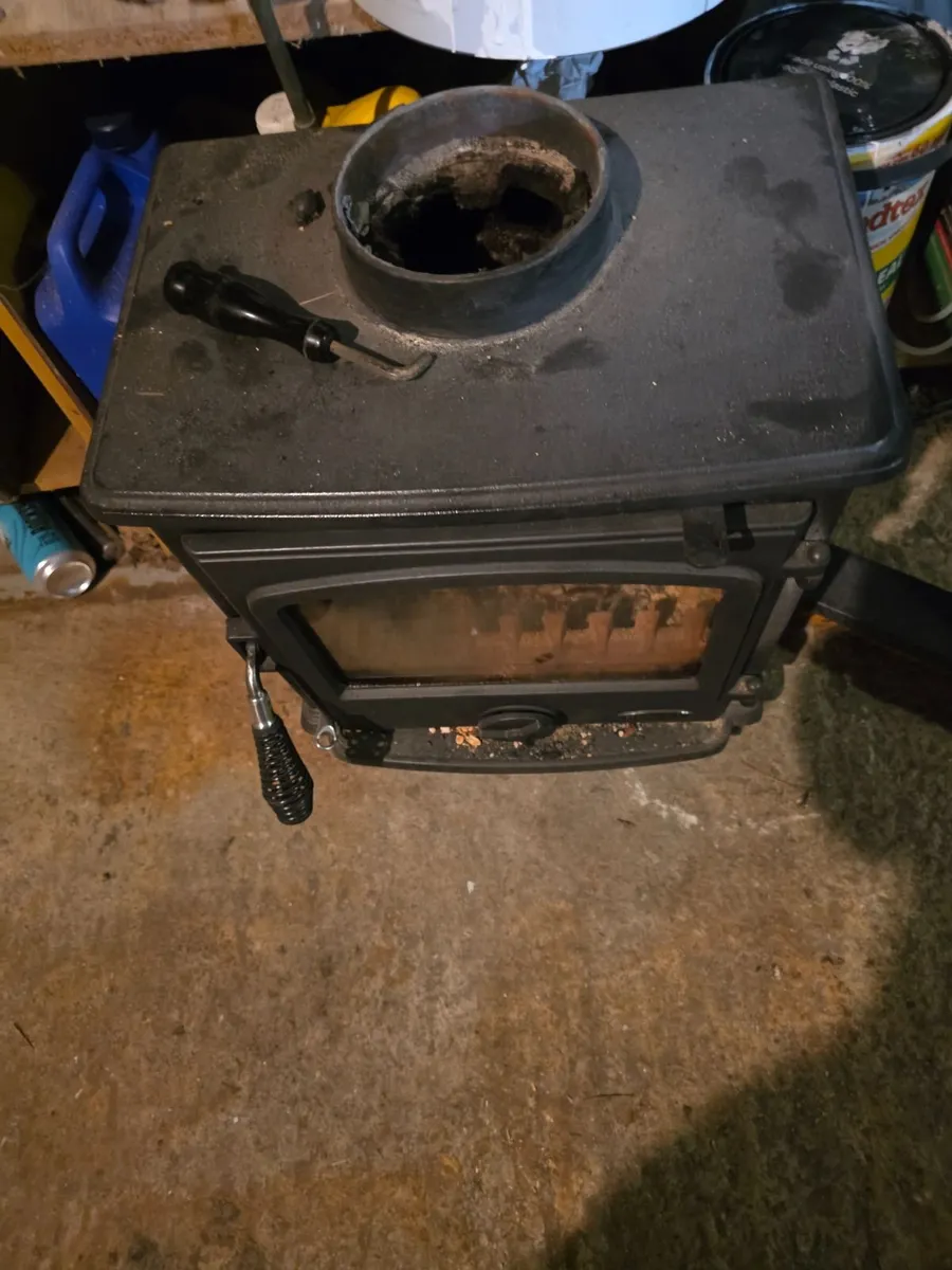 Multi fuel 5kw stove - Image 1