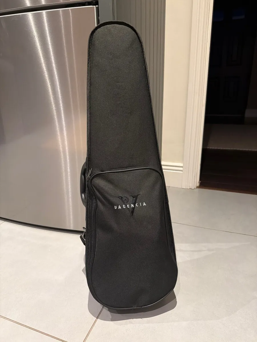 Valencia 1/2 Fiddle - Image 1