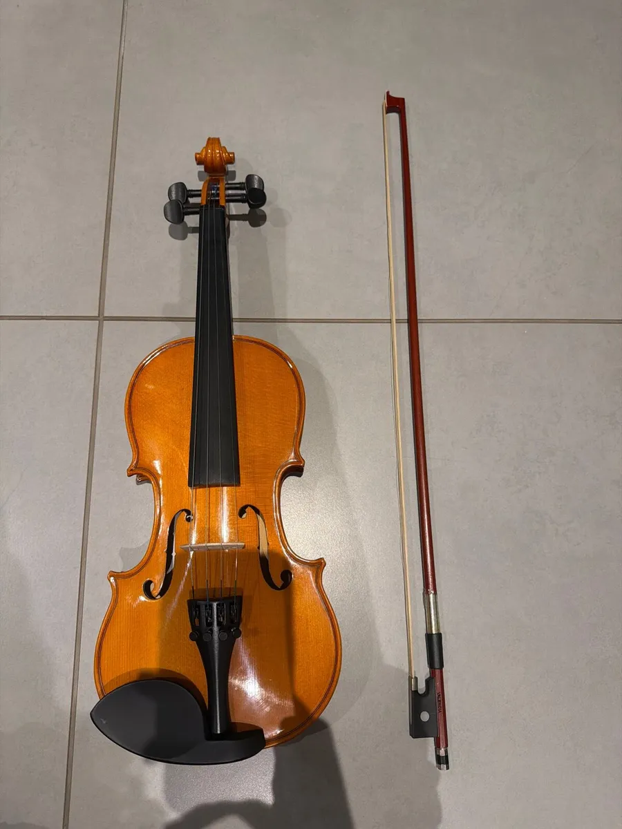 Valencia 1/2 Fiddle - Image 3