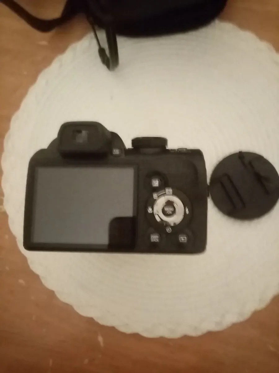 finepix s3300 camera - Image 3