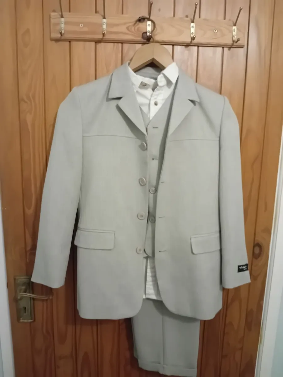 First Communion suit for a boy - Image 4