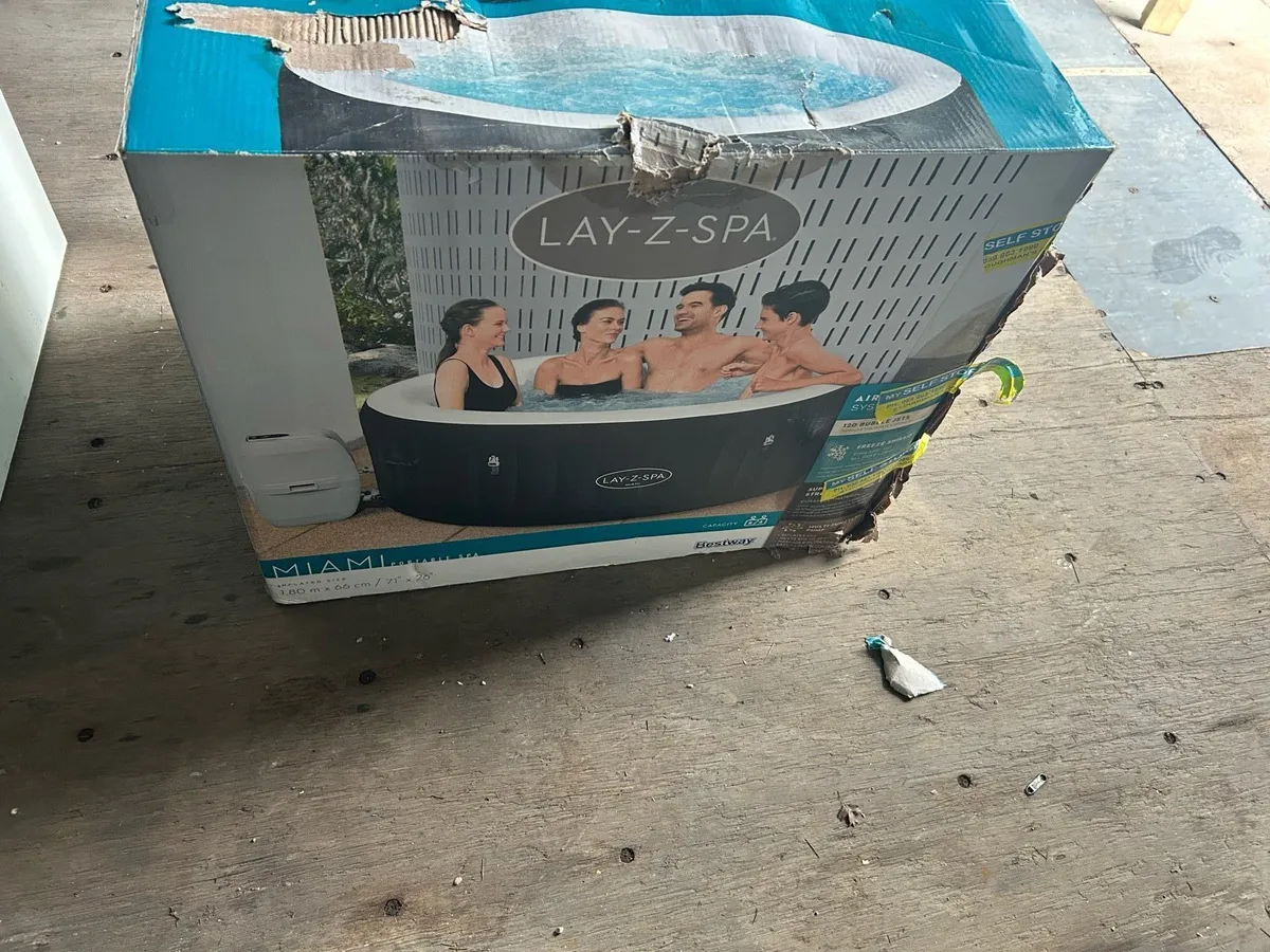 Lay-Z-Spa Miami Hot Tub - Image 2