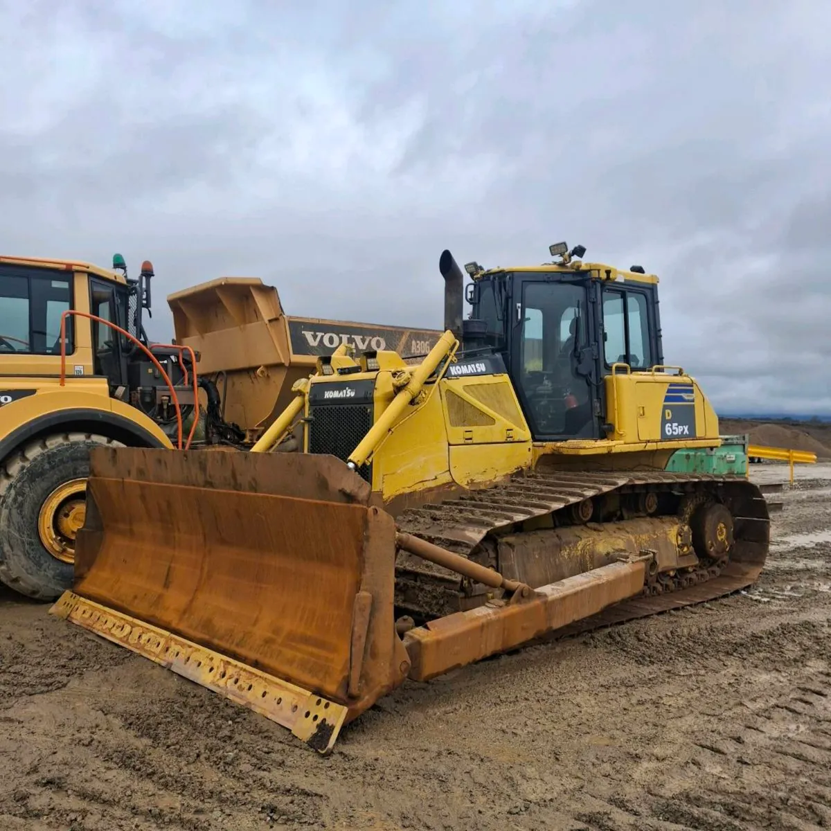 Komatsu D65PX-16 year 2010 - Image 1