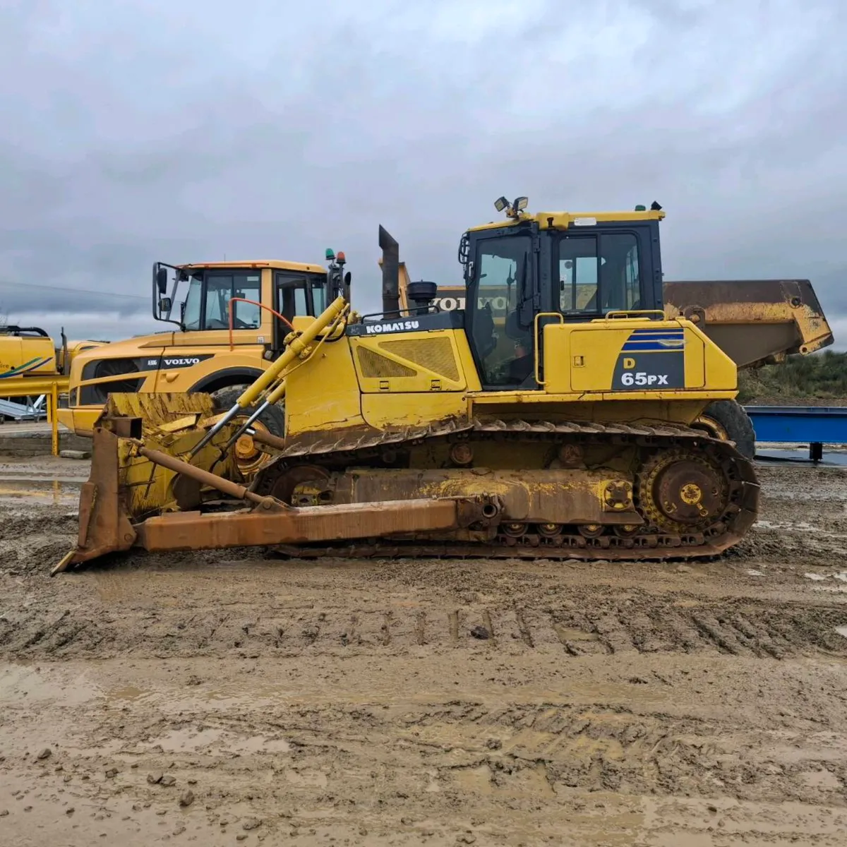 Komatsu D65PX-16 year 2010 - Image 2