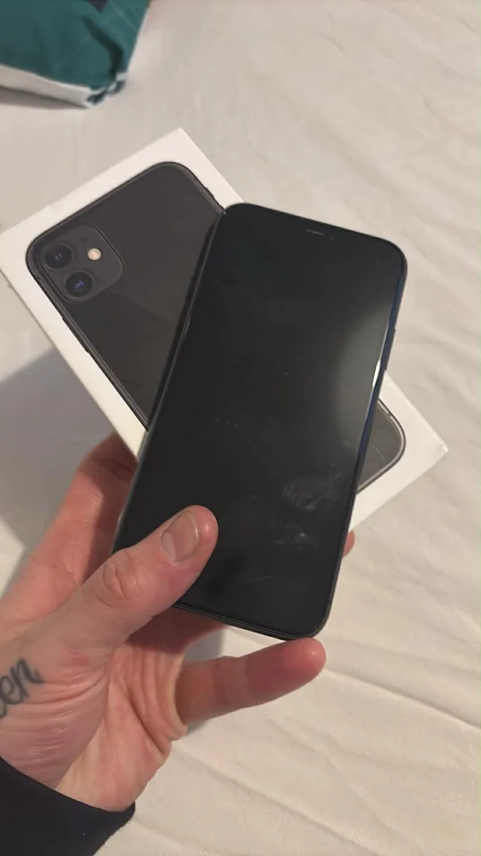 iPhone 11 black 64GB sim free mint condition - Image 2
