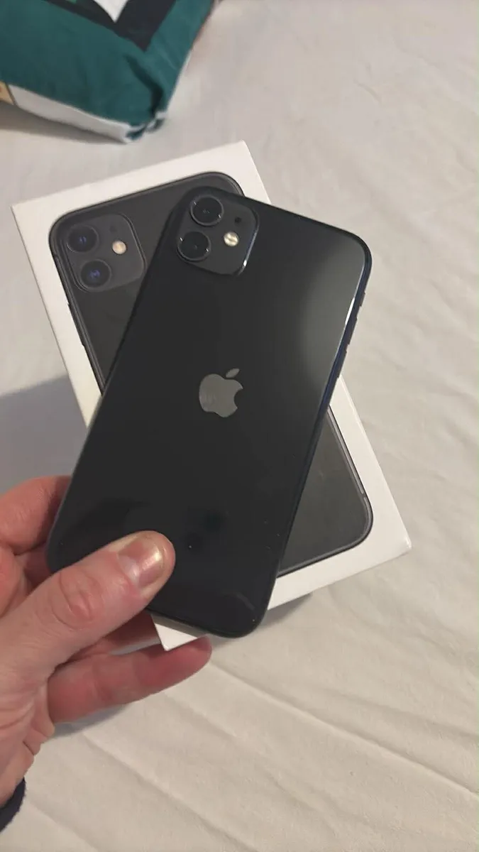 iPhone 11 black 64GB sim free mint condition - Image 3