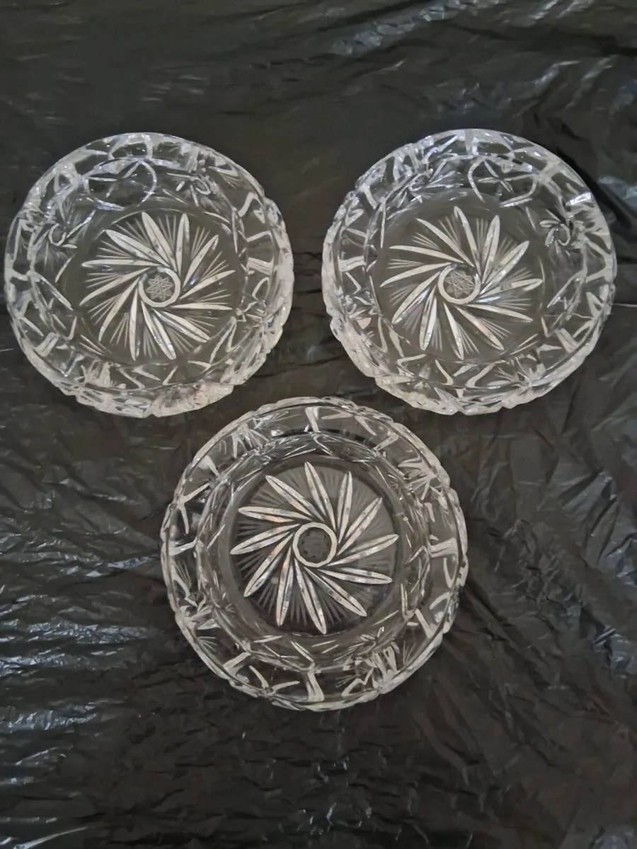 3 Large Glass Crystal Ashtray's - Image 2