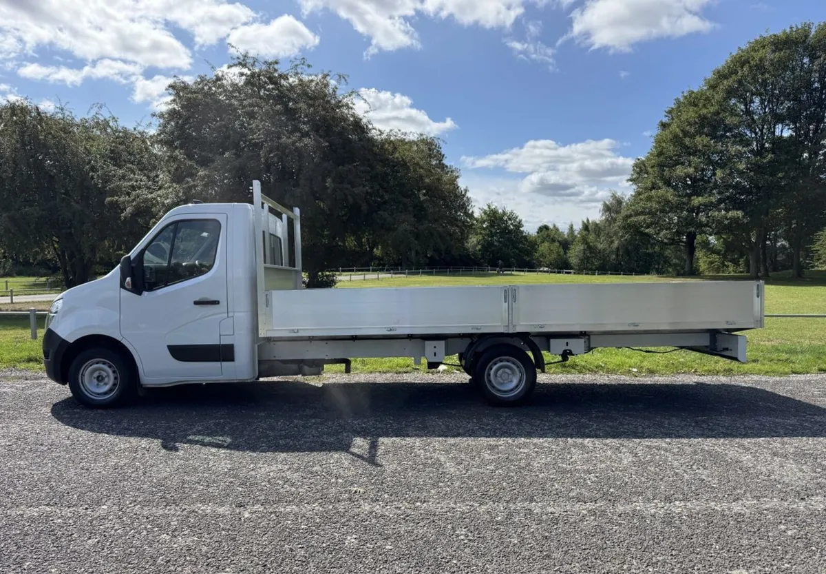 2023 Nissan Interstar Dropside Van - Image 1