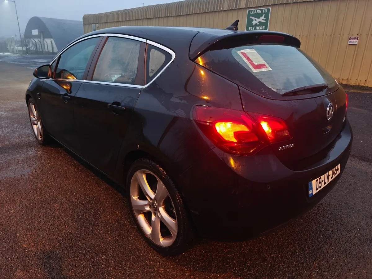 Vauxhall Astra 2009 1.7 SRI (for breaking) - Image 2