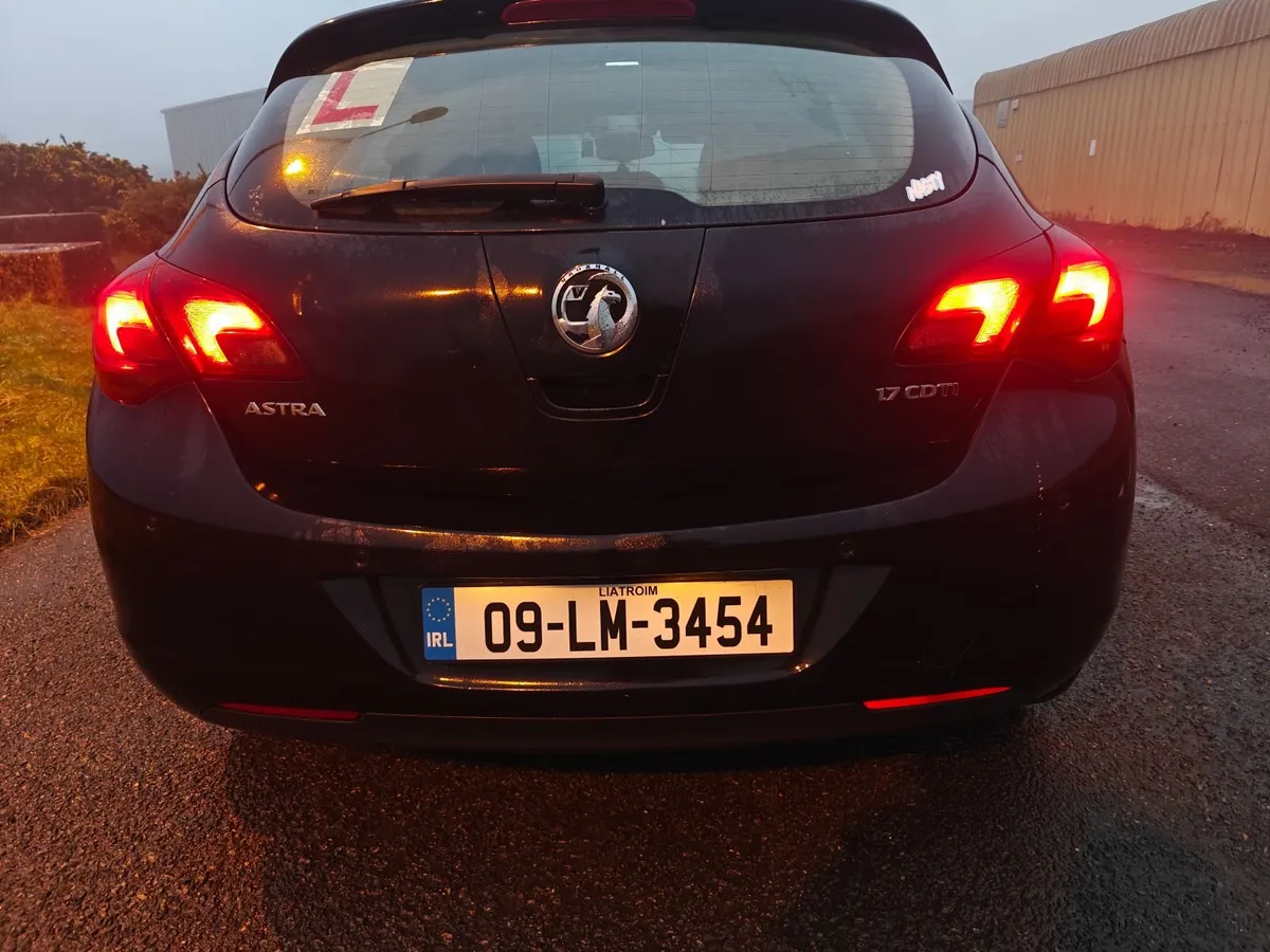 Vauxhall Astra 2009 1.7 SRI (for breaking) - Image 3