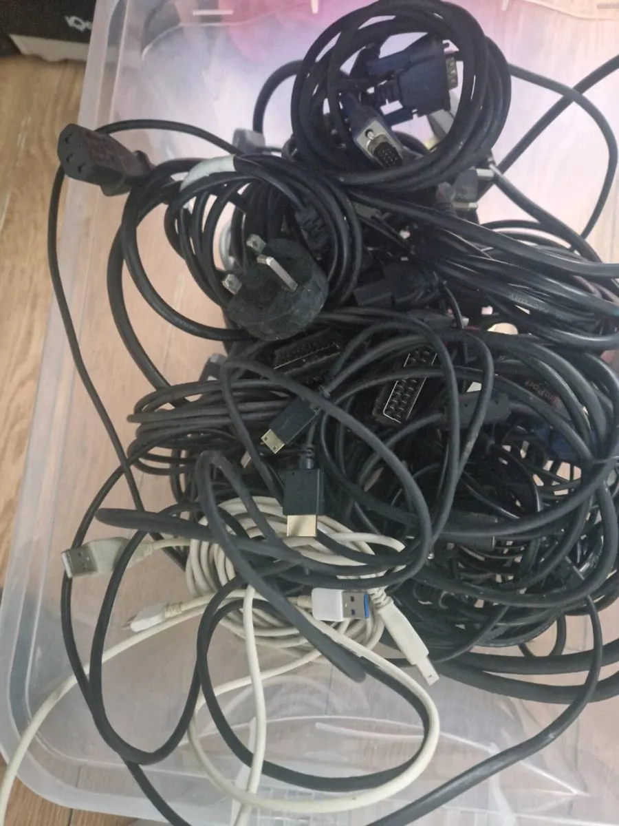 Lot of pc motherboard storege cable - Image 2