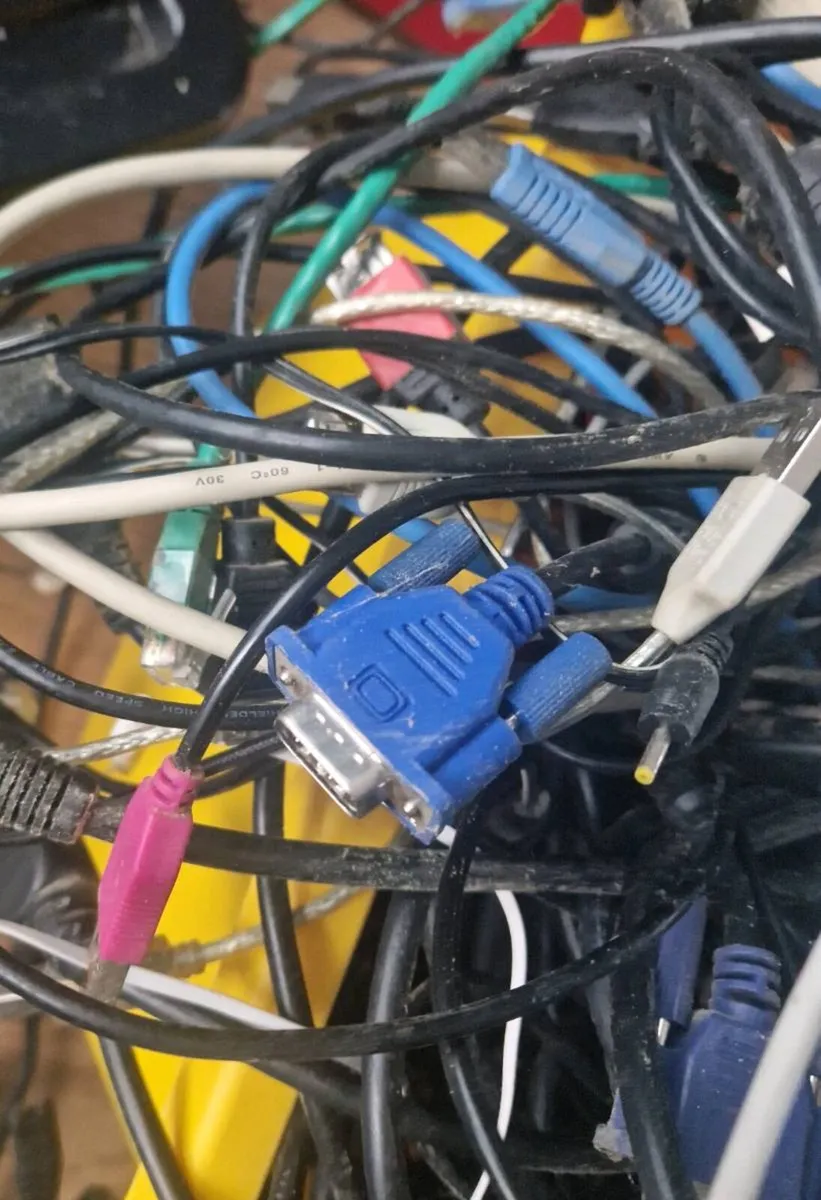 Lot of pc motherboard storege cable - Image 3