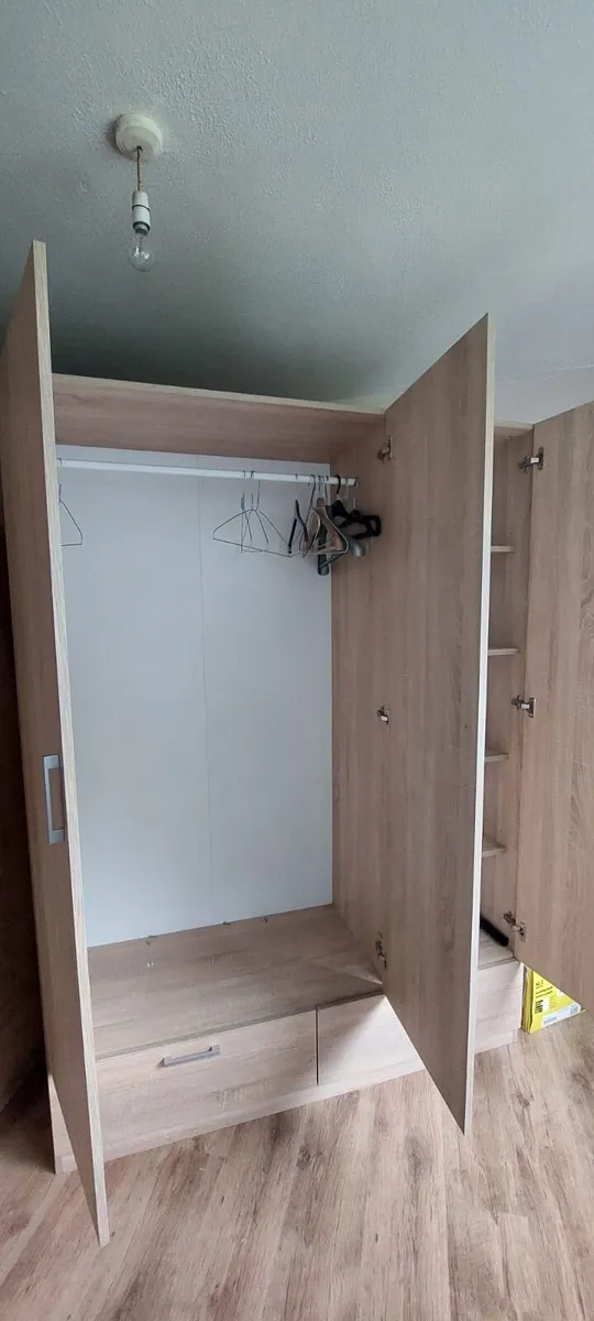 Wardrobe - Image 4