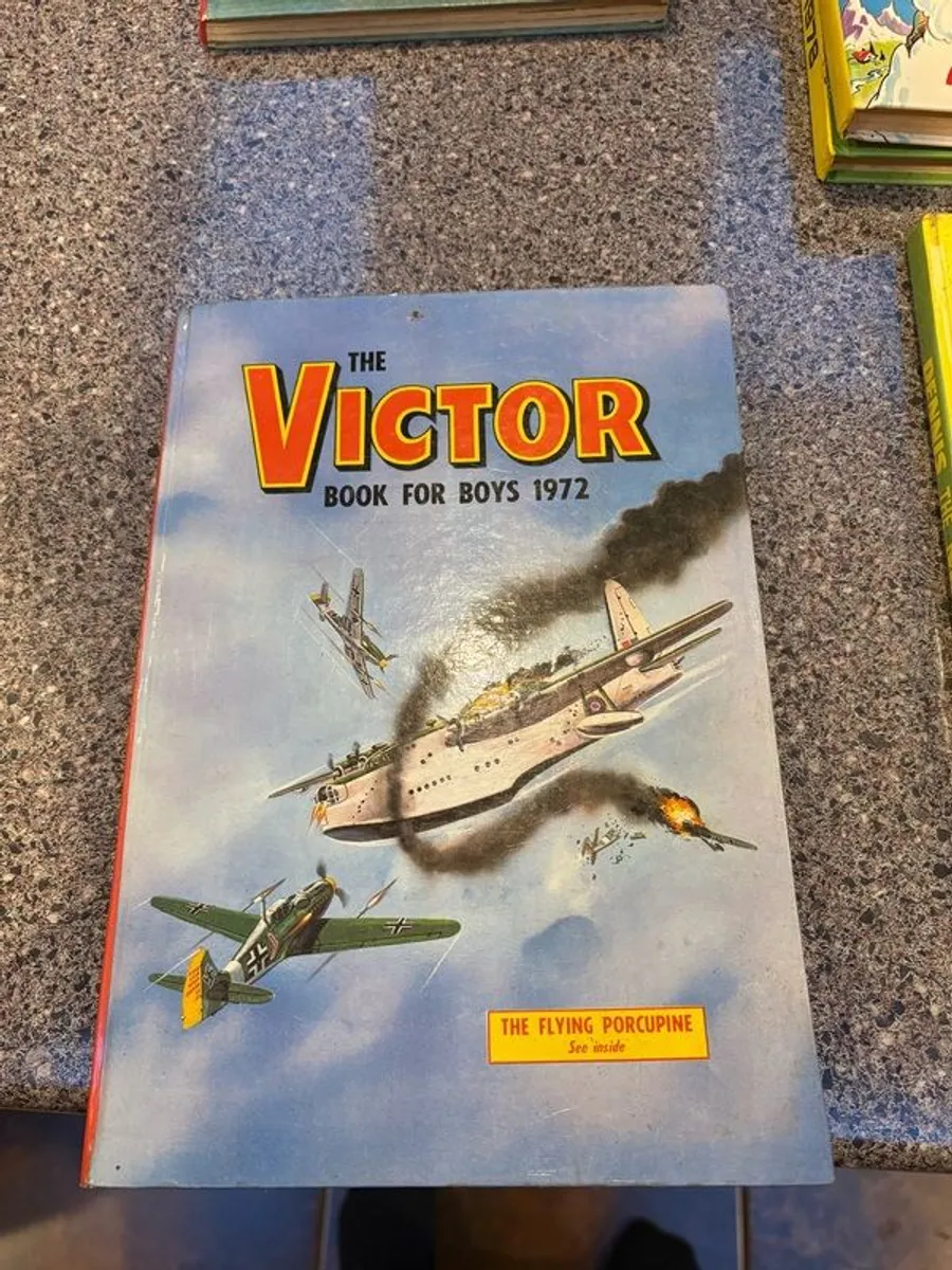 Large collection of Beano/Beezer/Whizzer & Chips an others. - Image 1