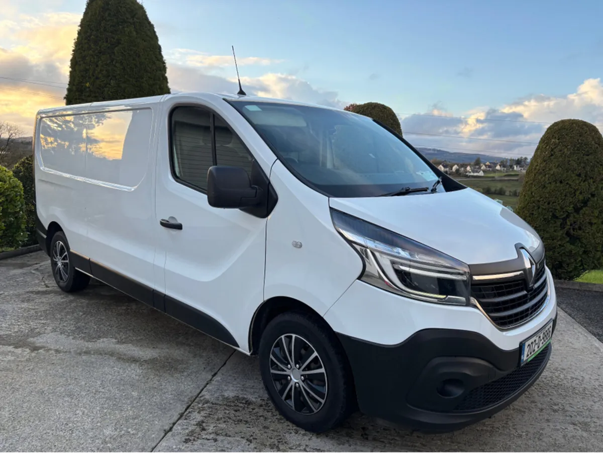 Renault Trafic LL30 ENERGY DCI 120 BUSINESS P - Image 1