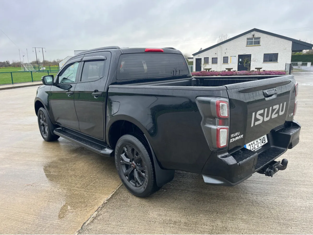 Isuzu D-Max LX DOUBLE CAB 4DR - Image 2
