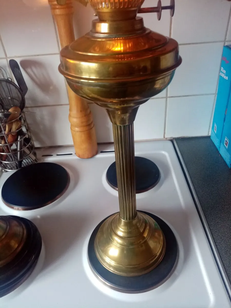 2  vintage Oil Lamps - Image 2