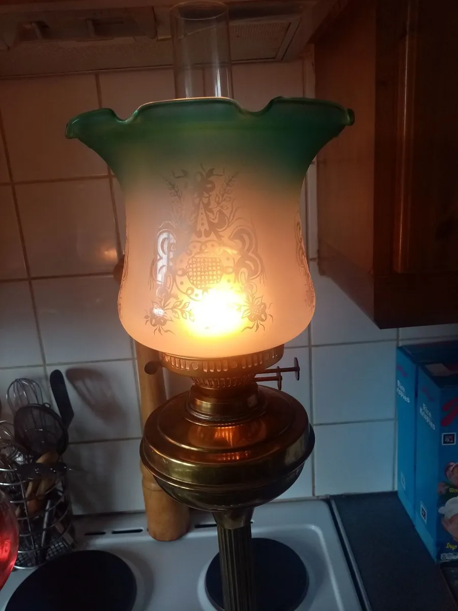 2  vintage Oil Lamps - Image 4