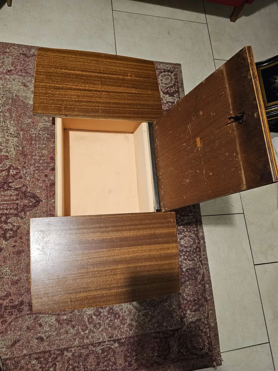 Vintage Eglin Sewing Coffee Table. - Image 3