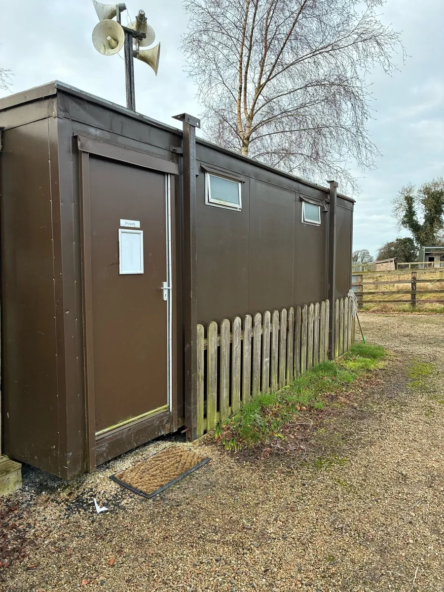 Shower block - Image 2