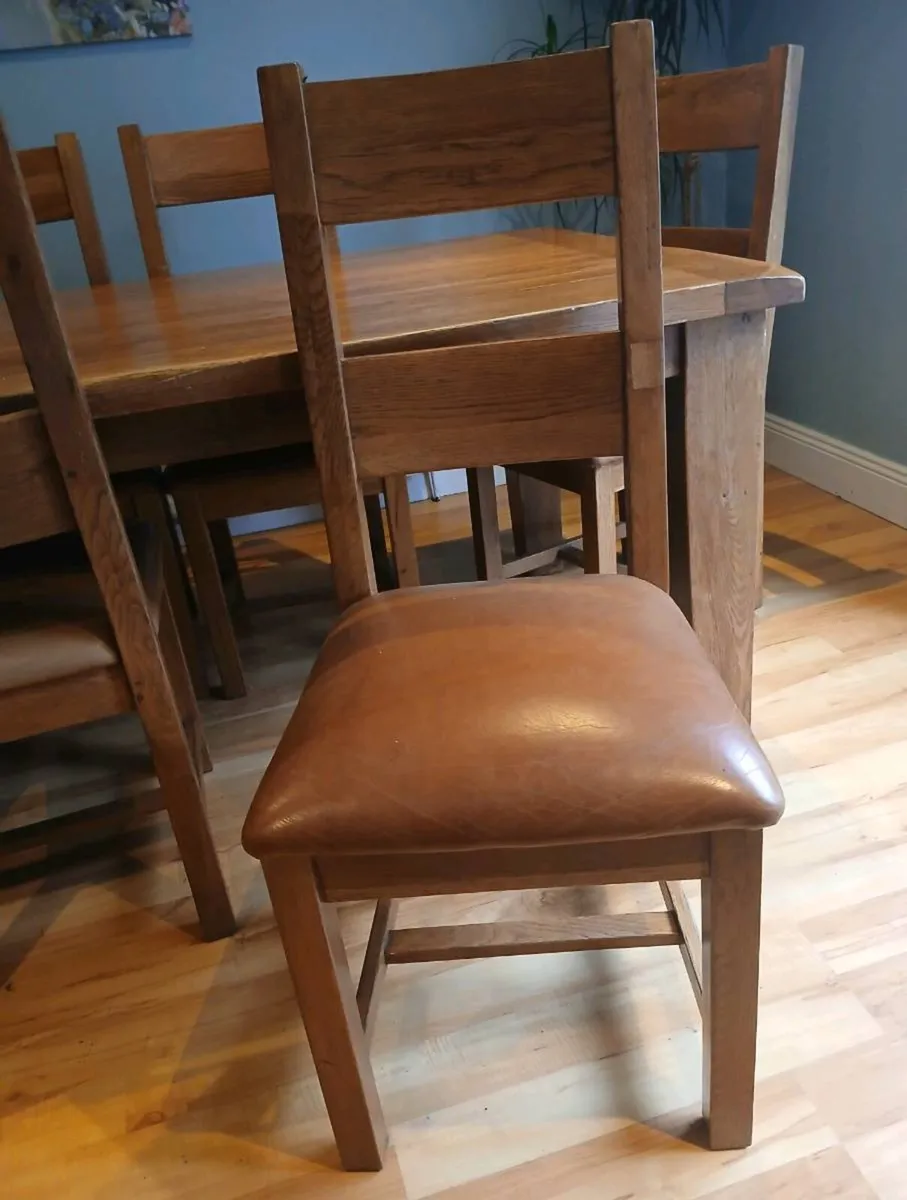 Table & chairs - Image 2