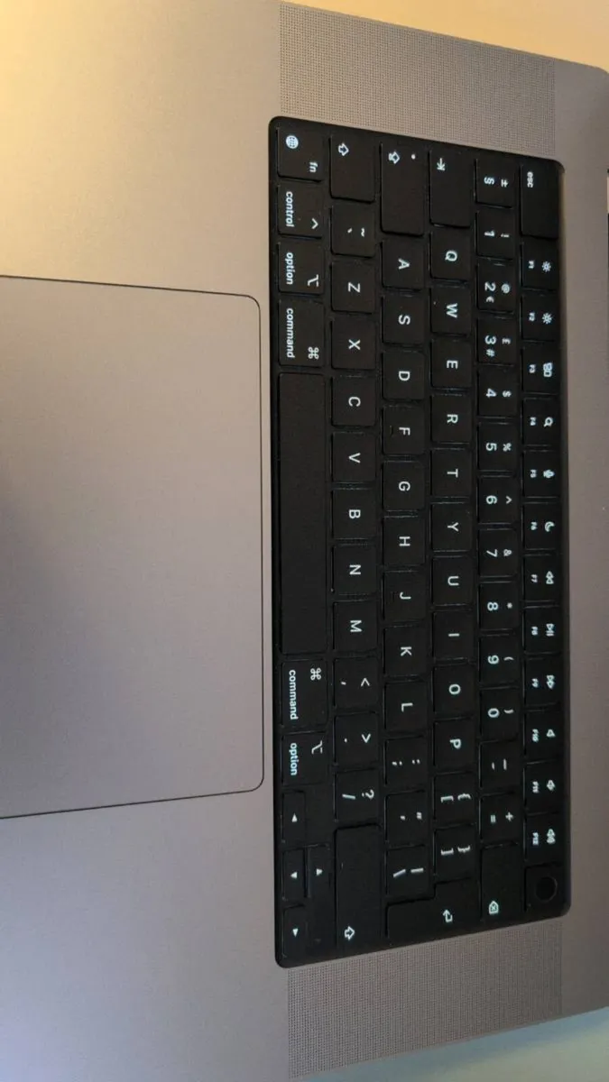 Macbook Pro 16 M1 Pro - Image 3