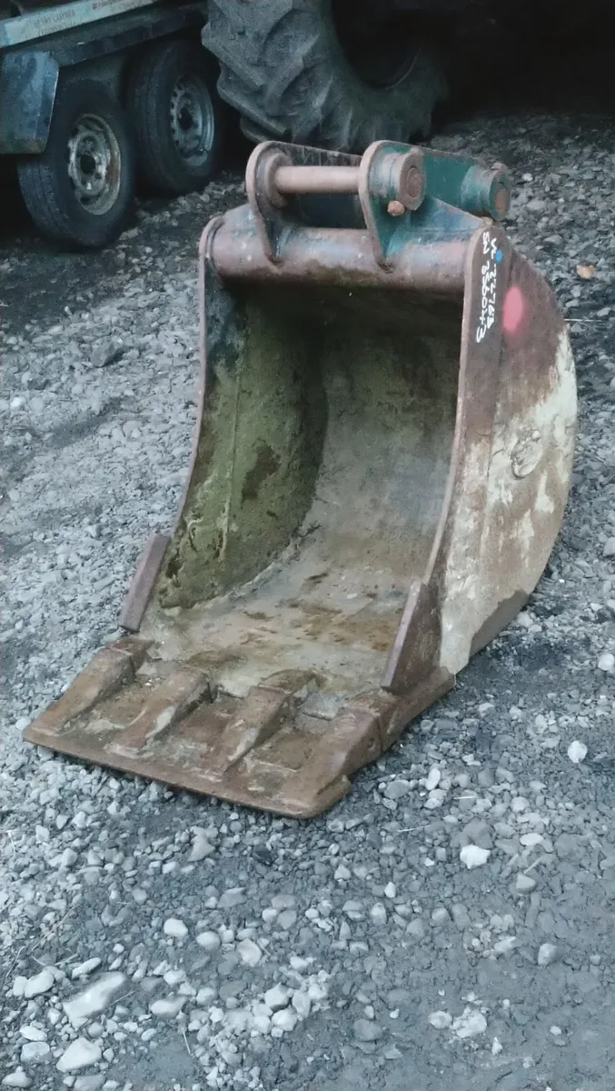 HITACHI EX60 ZAXIS ZX60 DIGGER BUCKET - Image 3