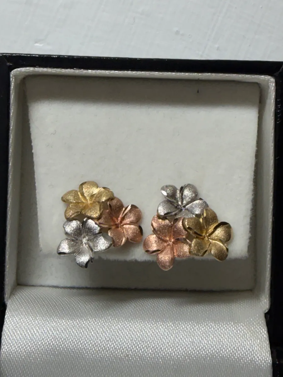 9 K Tricolor gold Flower Stud Earrings - Image 2