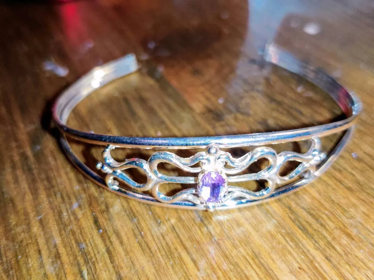 HUGE AMEYHYST ORNATE, 9CT Gold 4.73g New Bangle ! - Image 1