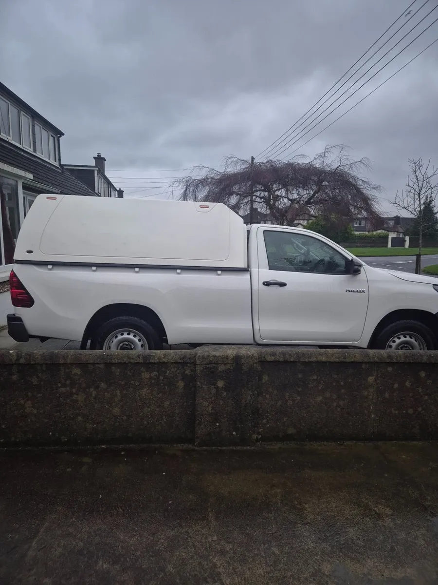 Toyota Hilux - Image 2