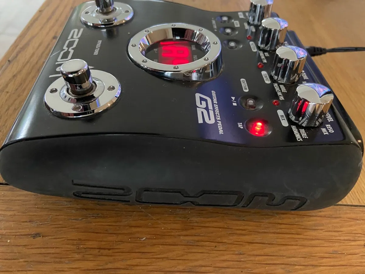 Zoom g2 effects pedal - Image 2