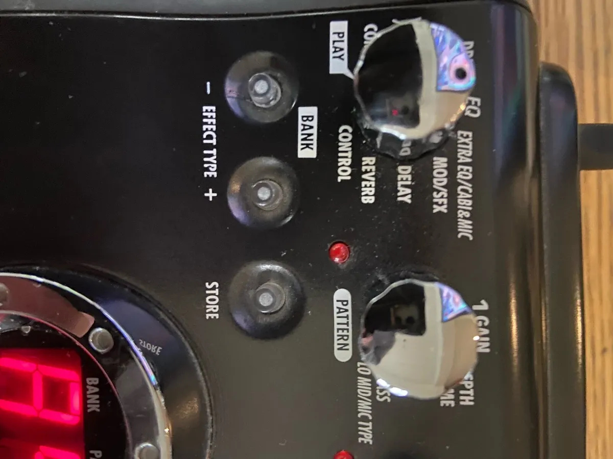 Zoom g2 effects pedal - Image 3