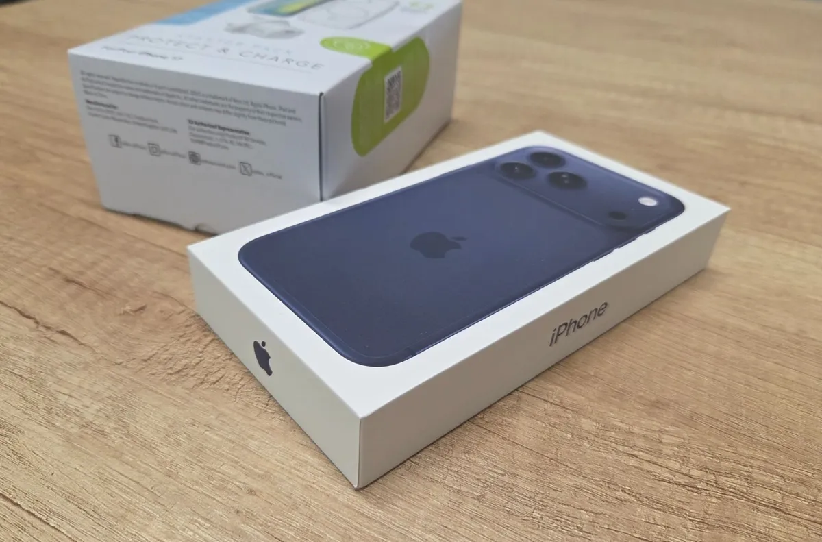 NEW Apple iPhone 17 Pro Max 256GB with accessories - Image 1