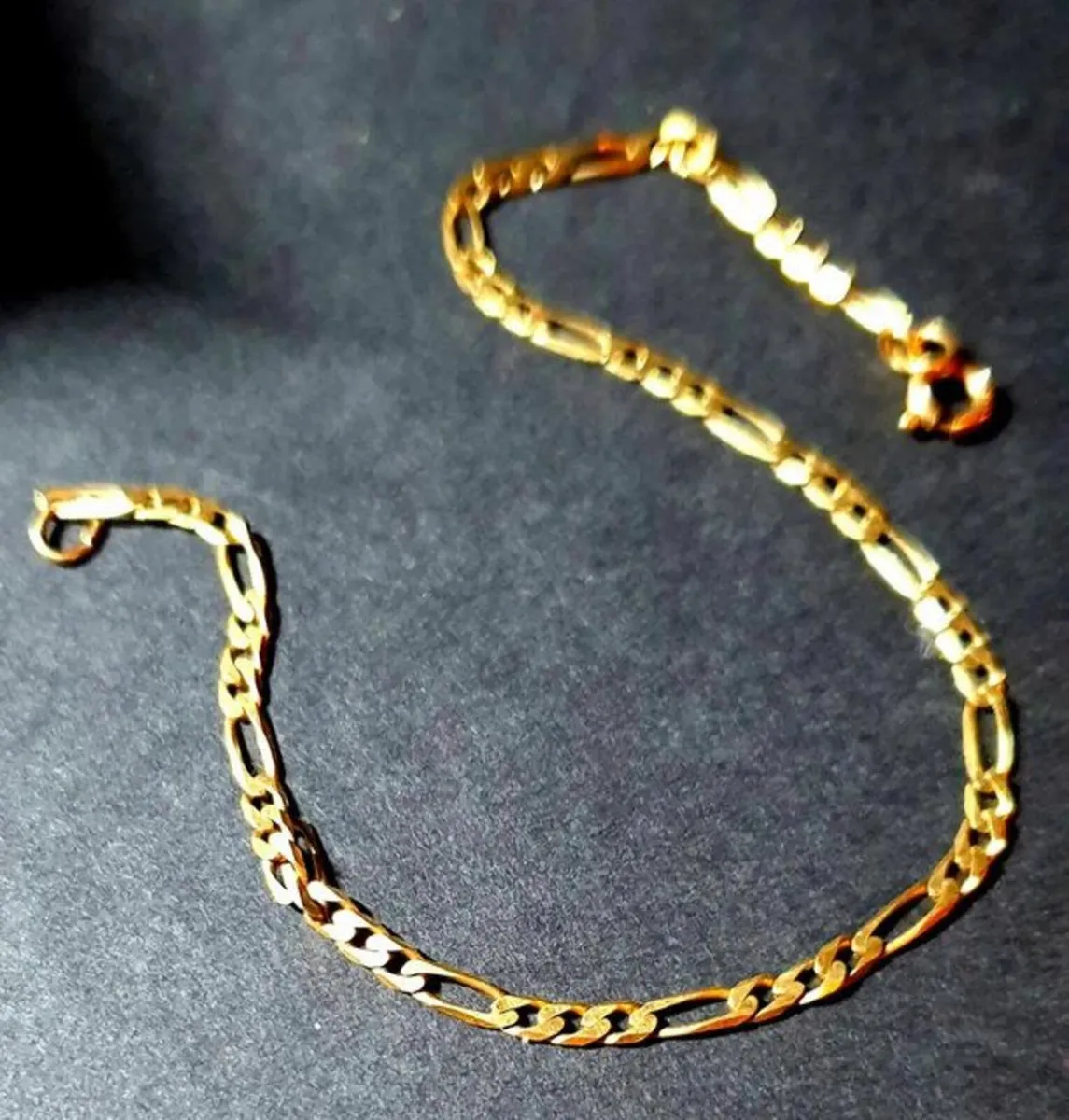 Vintage Hallmarked 9ct Gold Figaro Bracelet - Image 2