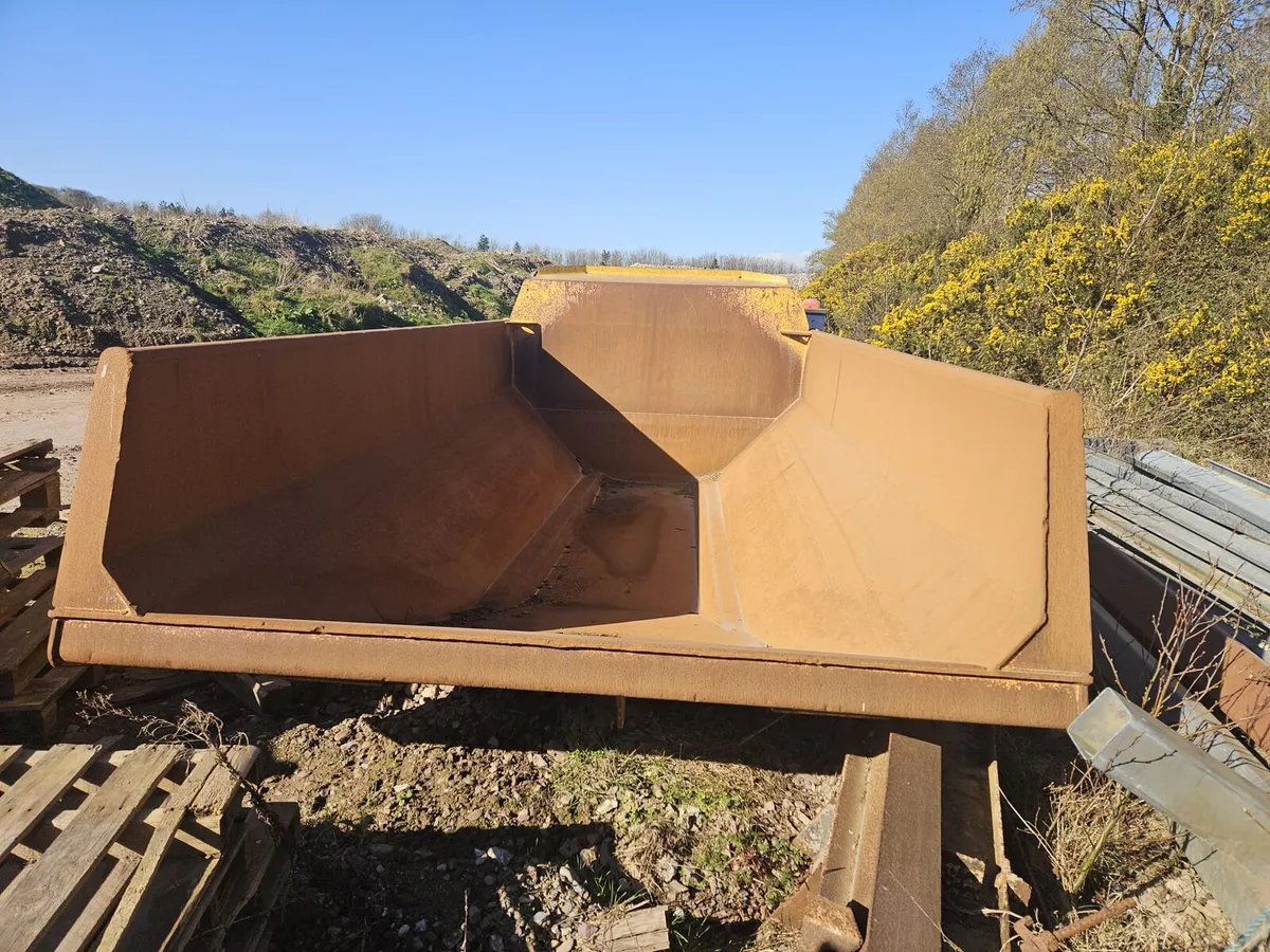 Volvo A25 Dump Truck body - Image 4