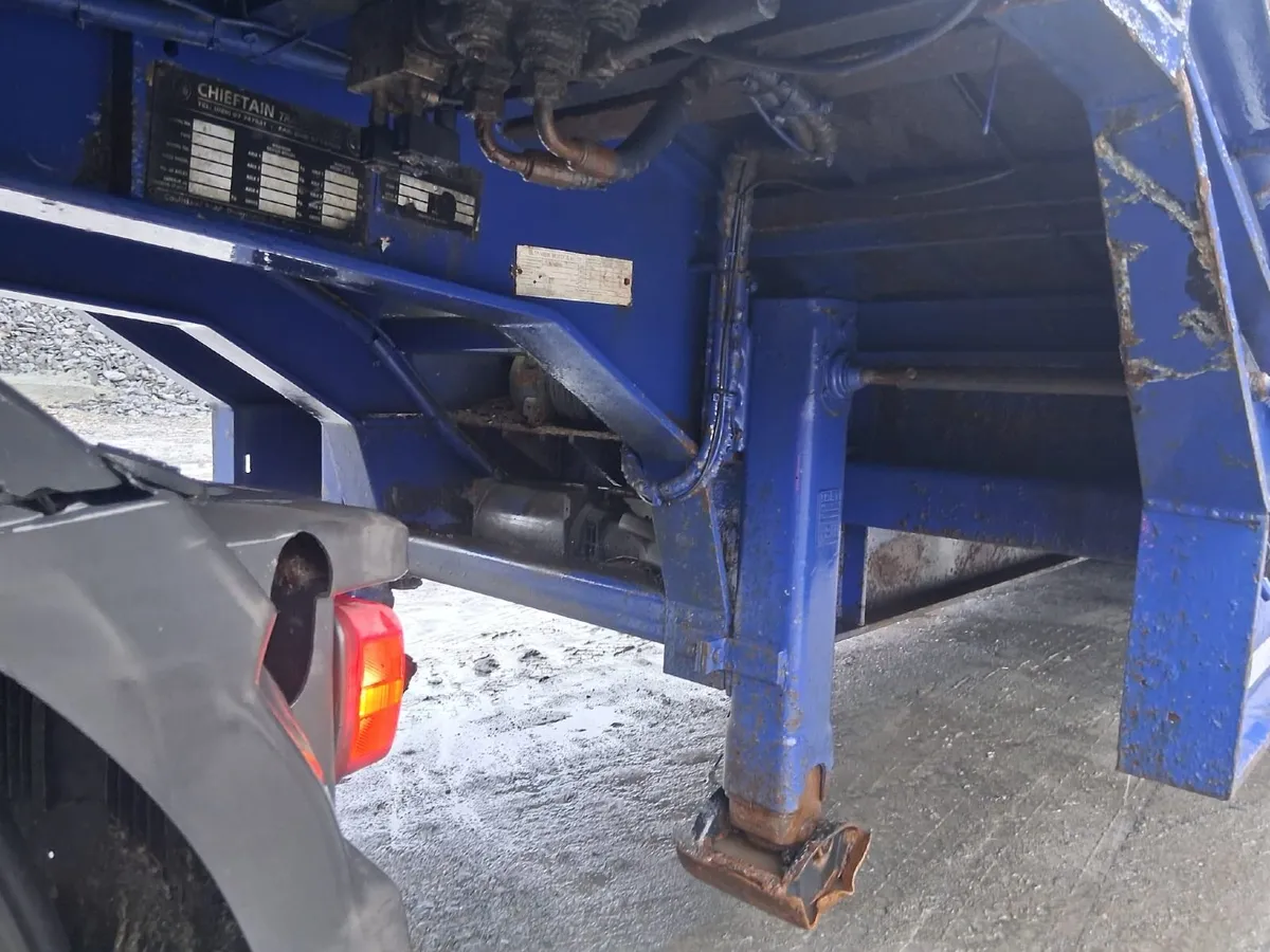 Truck section - 06 Chieftain Low Loader - Image 4