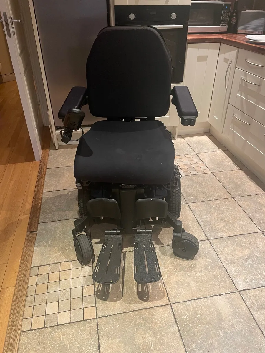 Quantum Edge 2.0 Power mobility wheelchair - Image 3