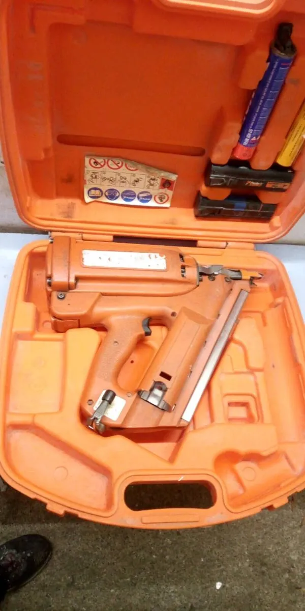 Paslode IM350 nail gun - Image 2