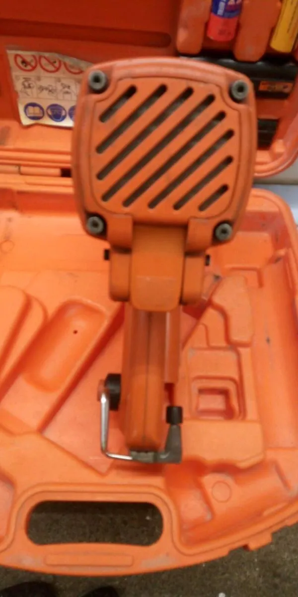 Paslode IM350 nail gun - Image 4
