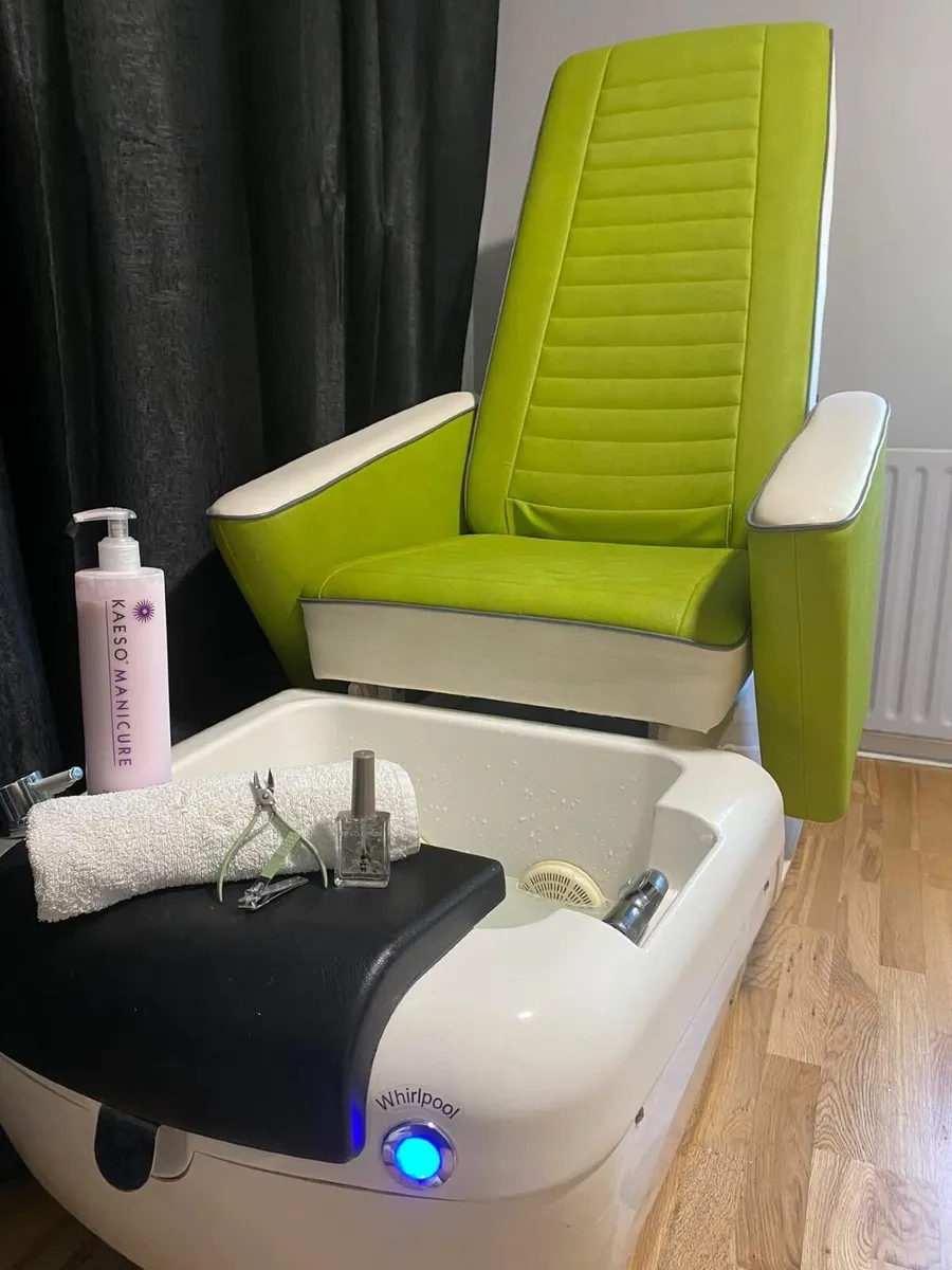 Salon equipment - Image 1