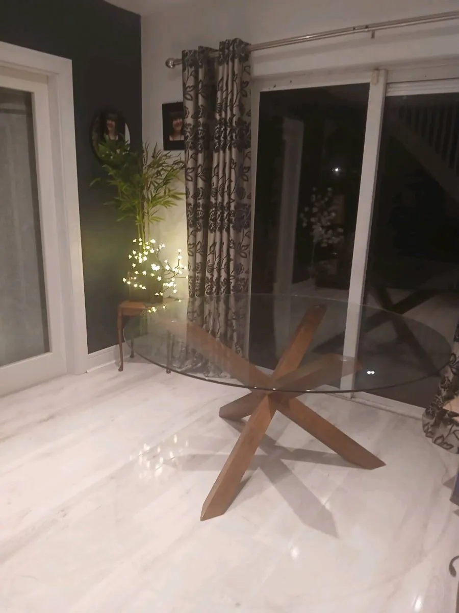 Dining table - Image 2