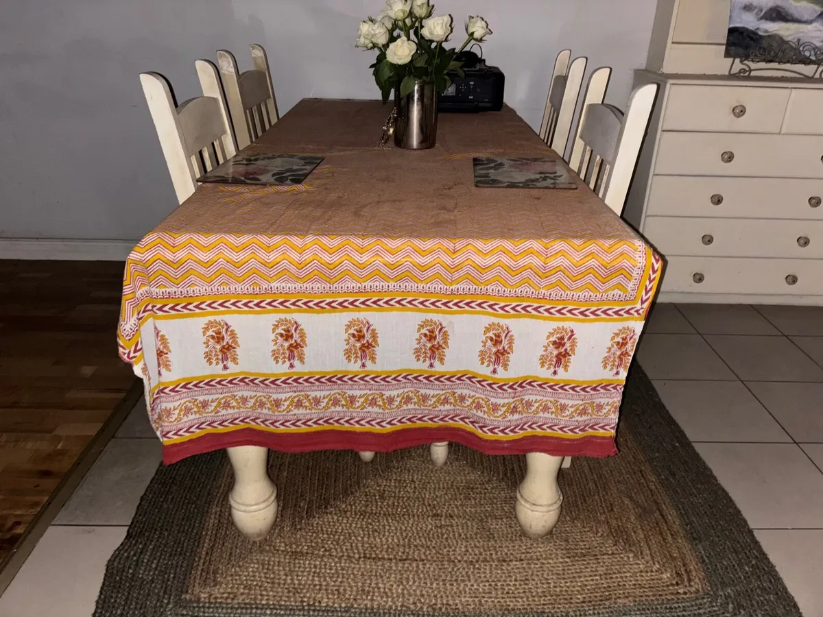 Kitchen table and chairs - Image 3